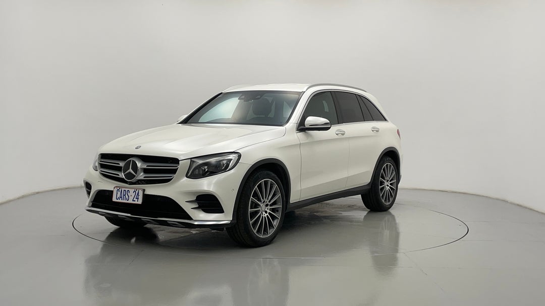 2016 Mercedes-benz GLC 250, Automatic, 84066 km, Left Front Diagonal (45- Degree) View