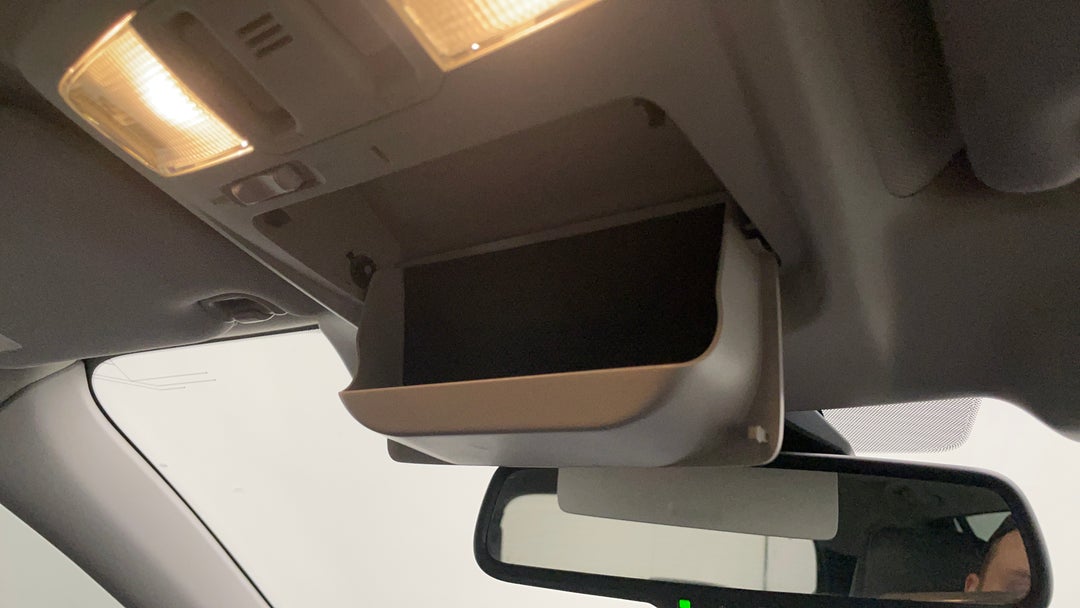 On-Roof Controls/Sunglass holder