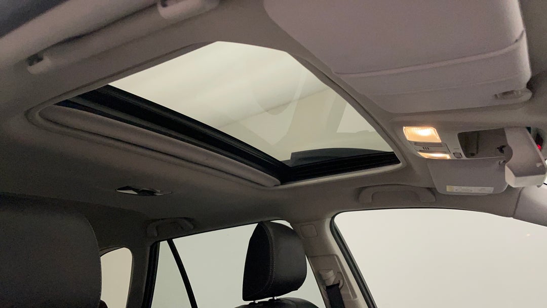 Interior Sunroof/Moonroof
