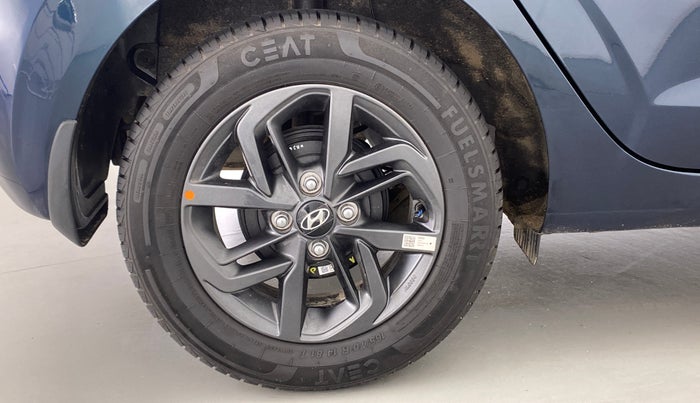 2021 Hyundai GRAND I10 NIOS SPORTZ 1.2 AT, Petrol, Automatic, 2,015 km, Right Rear Wheel