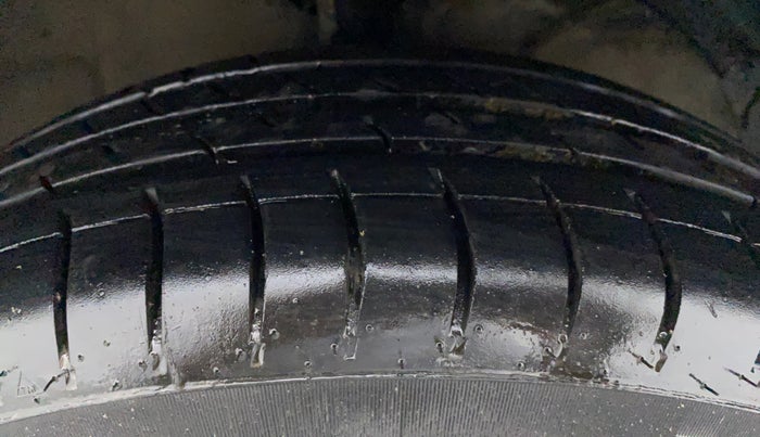 2018 Maruti Dzire VXI, Petrol, Manual, 69,688 km, Right Front Tyre Tread