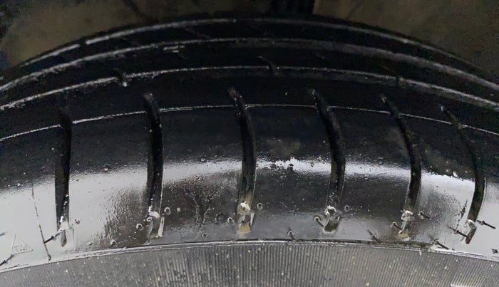 2018 Maruti Dzire VXI, Petrol, Manual, 69,688 km, Left Front Tyre Tread