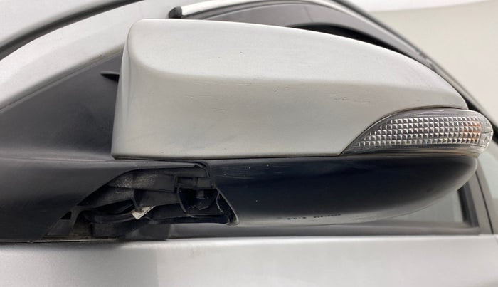 2015 Toyota Etios VX, Petrol, Manual, 41,578 km, Left rear-view mirror - Cover has minor damage