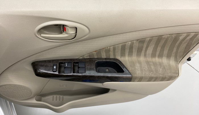 2015 Toyota Etios VX, Petrol, Manual, 41,578 km, Driver Side Door Panels Control