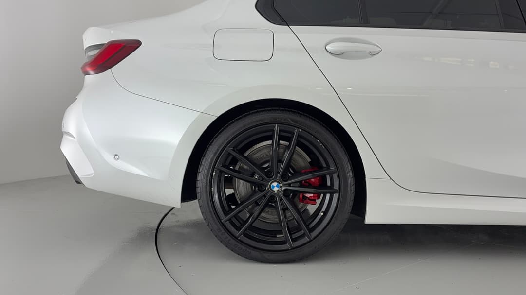 2022 BMW 3 30i M Sport, Automatic, 31816 km, Right Rear Wheel
