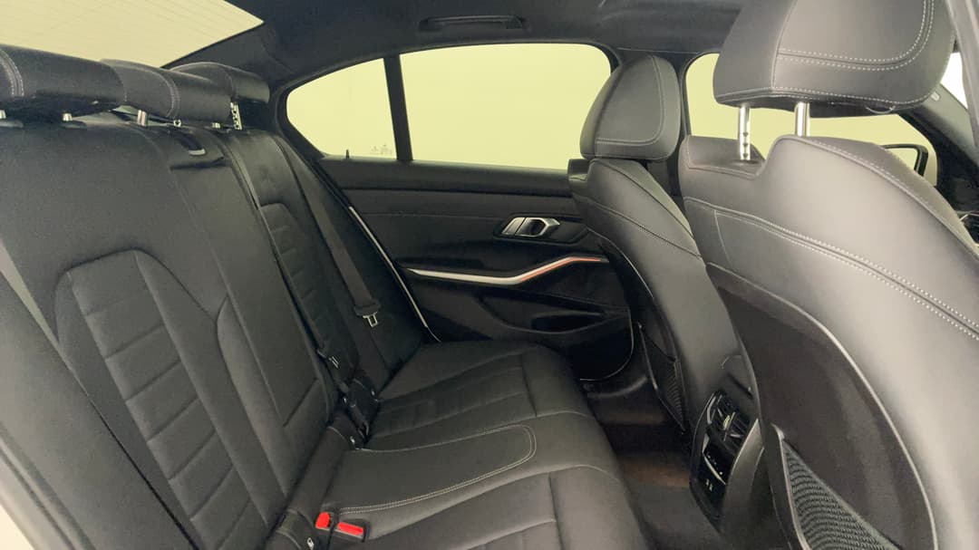 2022 BMW 3 30i M Sport, Automatic, 31816 km, Right Side Rear Door Cabin View