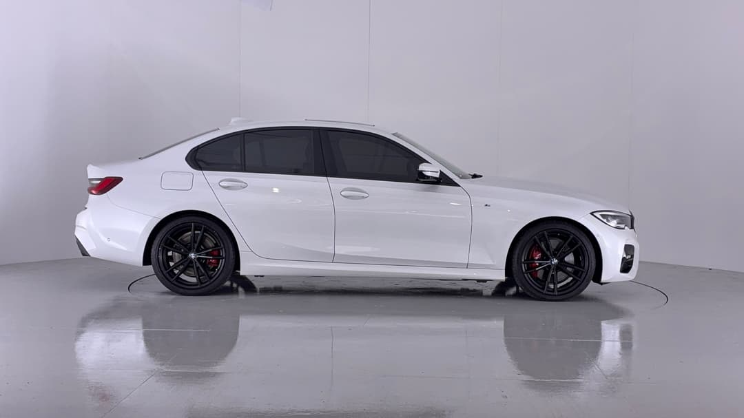 2022 BMW 3 30i M Sport, Automatic, 31816 km, Right Side View