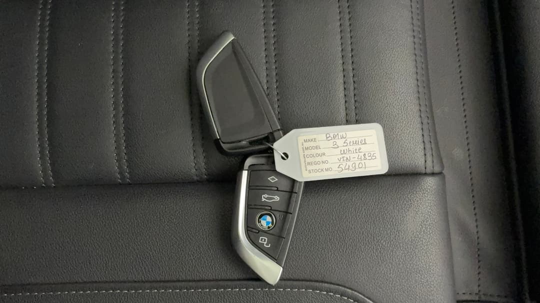 2022 BMW 3 30i M Sport, Automatic, 31816 km, Key Close-up
