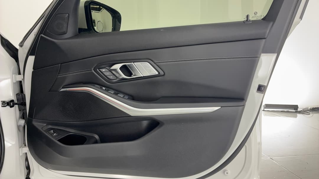 2022 BMW 3 30i M Sport, Automatic, 31816 km, Speaker View