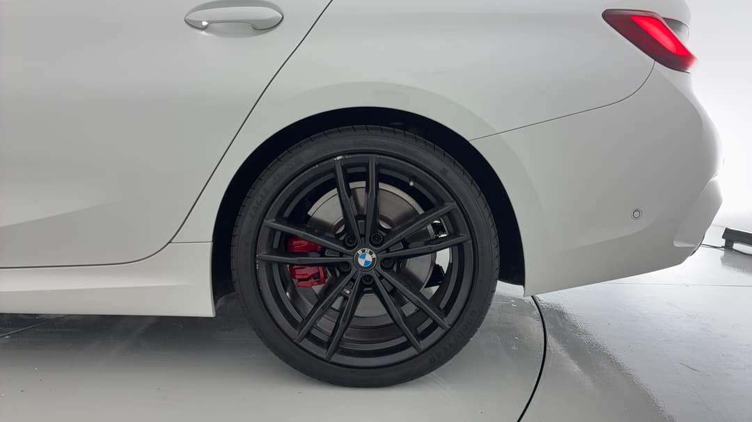 2022 BMW 3 30i M Sport, Automatic, 31816 km, Left Rear Wheel