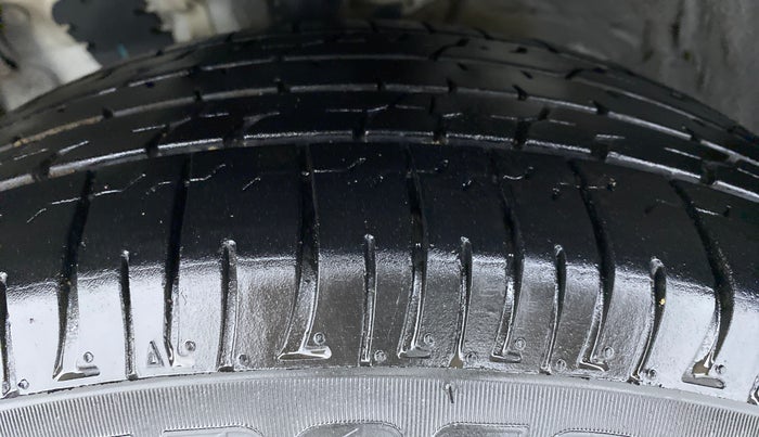 2020 KIA SELTOS HTE 1.5 MT DIESEL, Diesel, Manual, 82,756 km, Left Front Tyre Tread