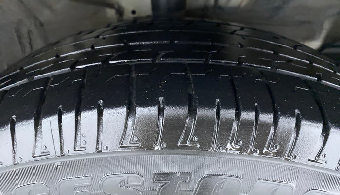2020 KIA SELTOS HTE 1.5 MT DIESEL, Diesel, Manual, 82,756 km, Right Front Tyre Tread