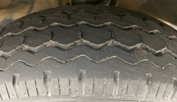 2018 Maruti OMNI E 8 STR, Petrol, Manual, 16,844 km, Right Front Tyre Tread