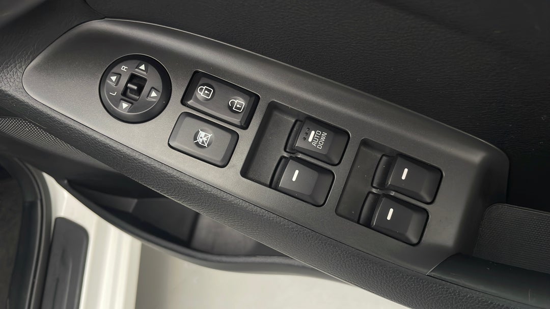 2018 Kia Cerato S, Automatic, 15759 km, Drivers Side Door Panel Controls