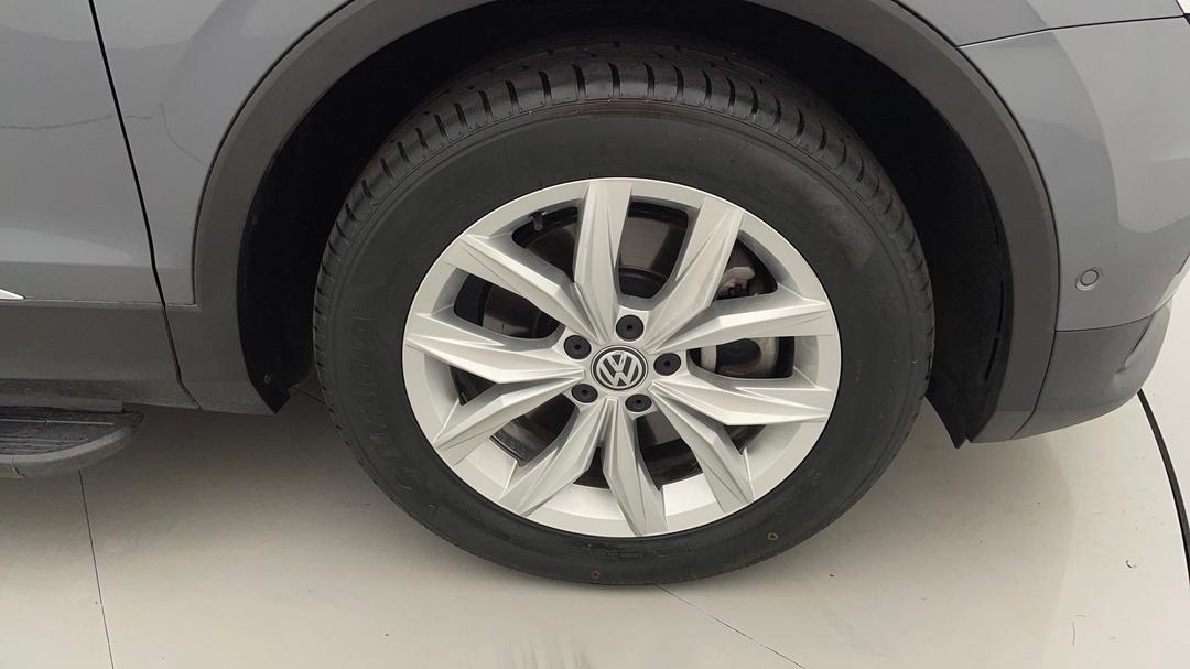 2018 Volkswagen Tiguan 132 Tsi Comfortline, Automatic, 82164 km, Right Front Wheel