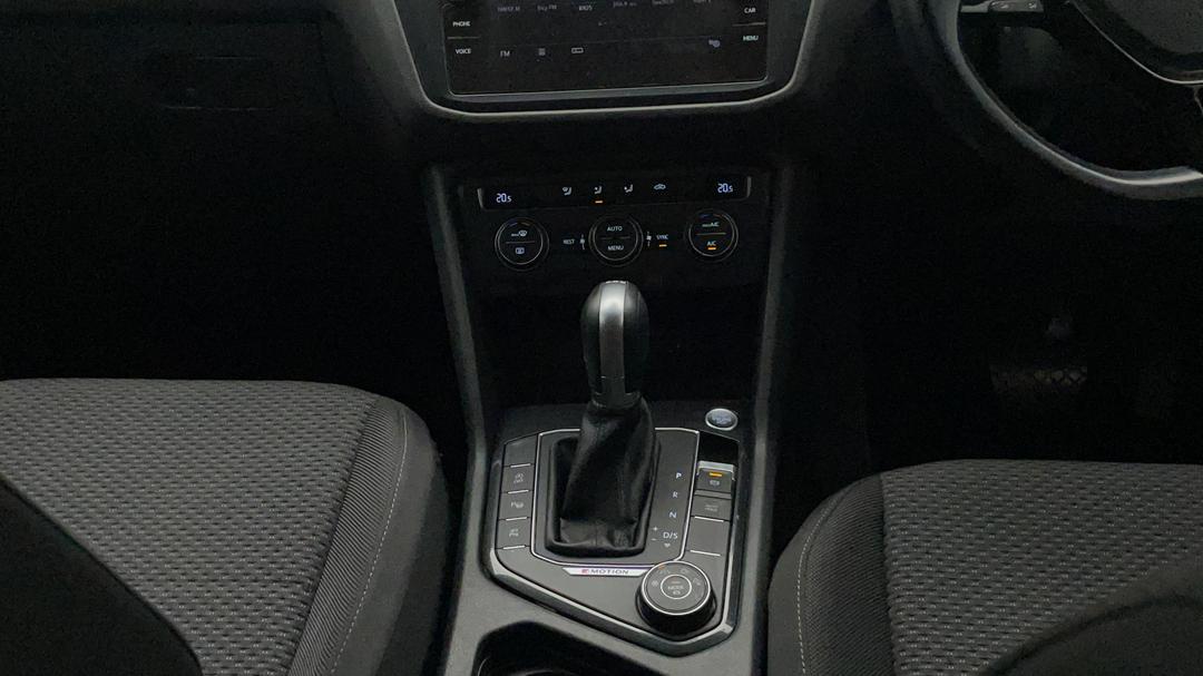 2018 Volkswagen Tiguan 132 Tsi Comfortline, Automatic, 82164 km, Gear Lever 