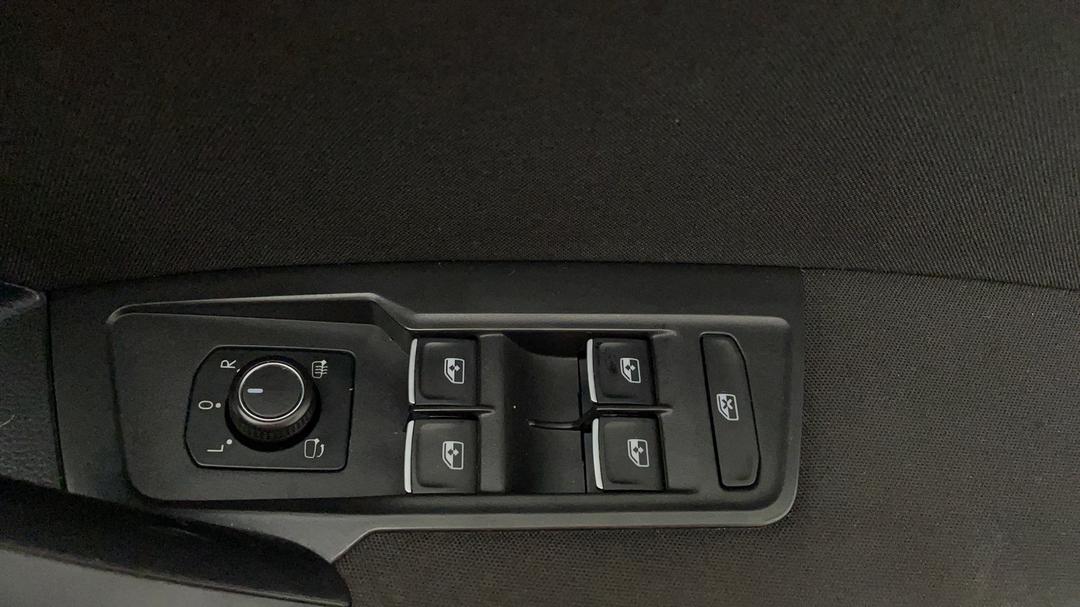 2018 Volkswagen Tiguan 132 Tsi Comfortline, Automatic, 82164 km, Drivers Side Door Panel Controls
