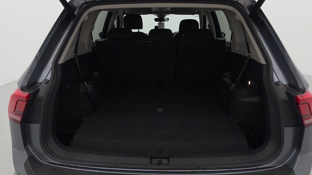 2018 Volkswagen Tiguan 132 Tsi Comfortline, Automatic, 82164 km, Boot Inside View