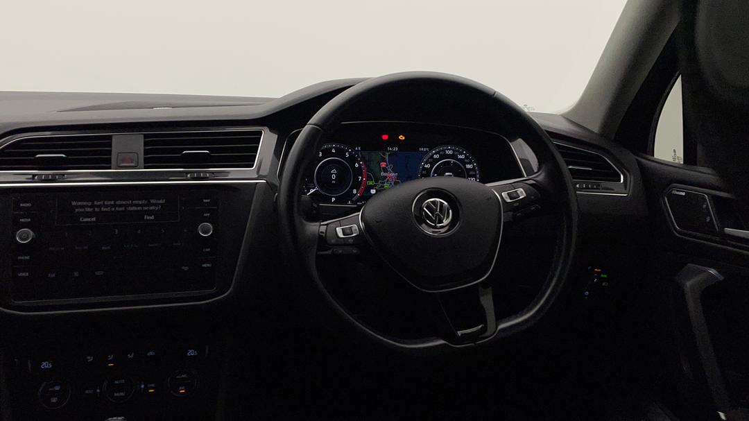 2018 Volkswagen Tiguan 132 Tsi Comfortline, Automatic, 82164 km, Steering Wheel Close-up