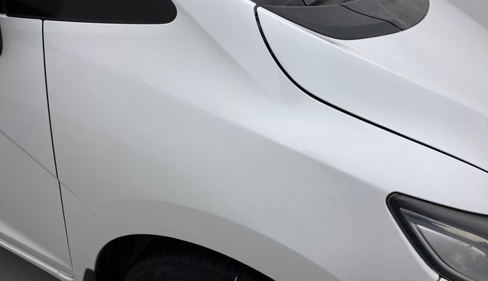 2016 Honda Jazz 1.2 V AT, Petrol, Automatic, 94,950 km, Right fender - Minor scratches