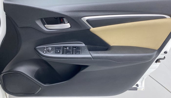 2016 Honda Jazz 1.2 V AT, Petrol, Automatic, 94,950 km, Driver Side Door Panels Control