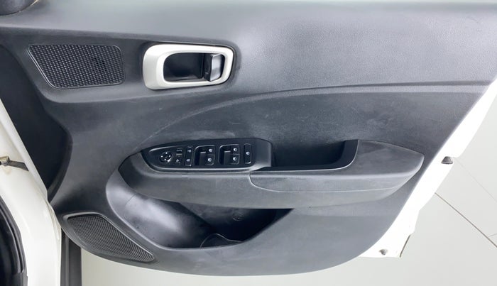 2019 Hyundai VENUE 1.0 TURBO GDI SX+ AT, Petrol, Automatic, 57,801 km, Driver Side Door Panels Control