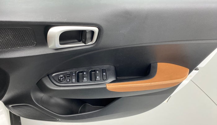 2019 Hyundai VENUE 1.0 TURBO GDI SX+ AT, Petrol, Automatic, 19,031 km, Driver Side Door Panels Control