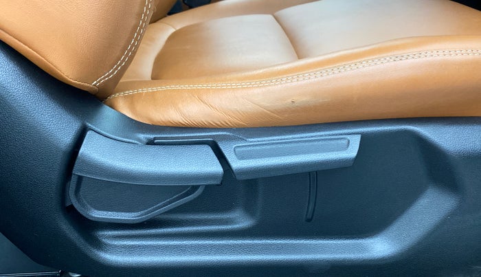 2019 Hyundai VENUE 1.0 TURBO GDI SX+ AT, Petrol, Automatic, 19,031 km, Driver Side Adjustment Panel