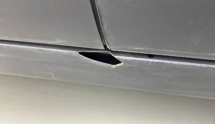 2020 Toyota URBAN CRUISER PREMIUM MT, Petrol, Manual, 17,004 km, Left running board - Cladding has minor damage