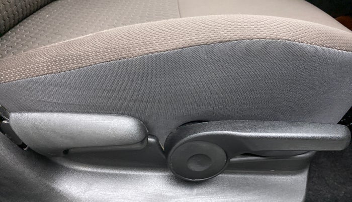 2020 Toyota URBAN CRUISER PREMIUM MT, Petrol, Manual, 17,004 km, Driver Side Adjustment Panel