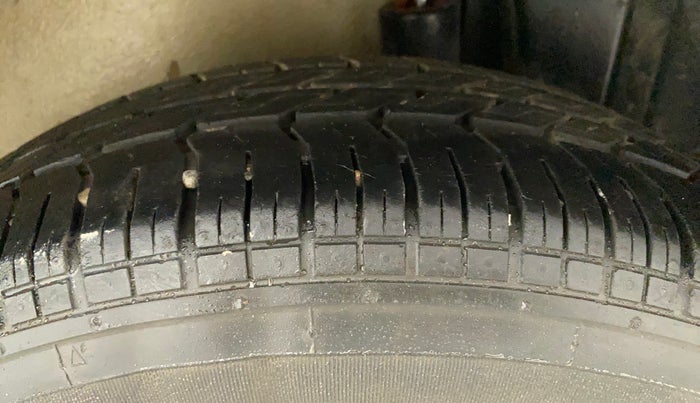 2012 Maruti Ritz VXI, Petrol, Manual, 53,625 km, Left Rear Tyre Tread