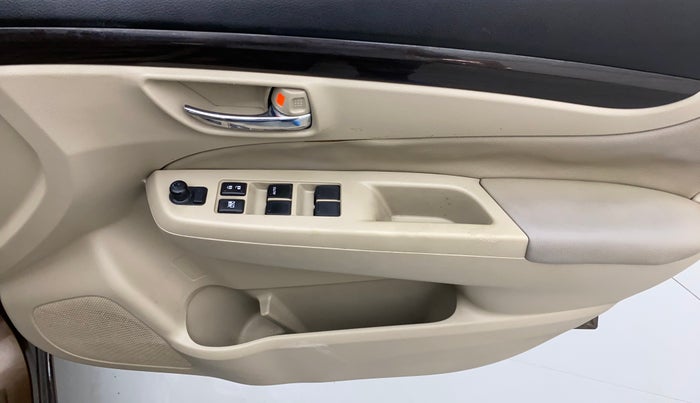 2016 Maruti Ciaz ZXI AT, Petrol, Automatic, 63,502 km, Driver Side Door Panels Control