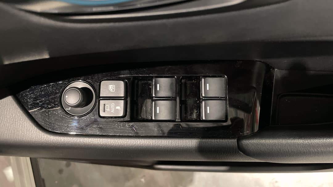 2022 Mazda CX-5 Touring (AWD), Automatic, 43844 km, Drivers Side Door Panel Controls
