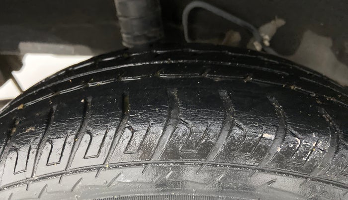 2015 Datsun Go T, Petrol, Manual, 57,988 km, Right Rear Tyre Tread