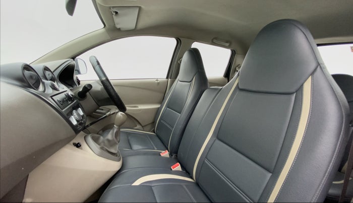 2015 Datsun Go T, Petrol, Manual, 57,988 km, Right Side Front Door Cabin