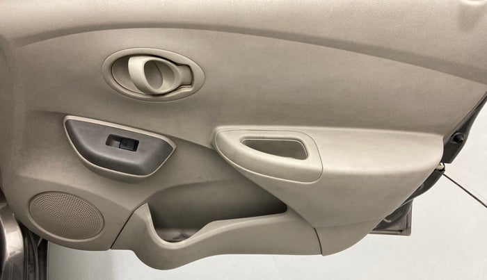2015 Datsun Go T, Petrol, Manual, 57,988 km, Driver Side Door Panels Control