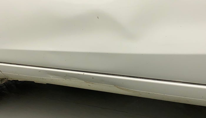 2010 Maruti Ritz ZXI, Petrol, Manual, 70,505 km, Left running board - Slightly dented