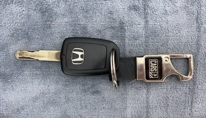 2017 Honda Jazz 1.2 V AT, Petrol, Automatic, 28,634 km, Key Close Up