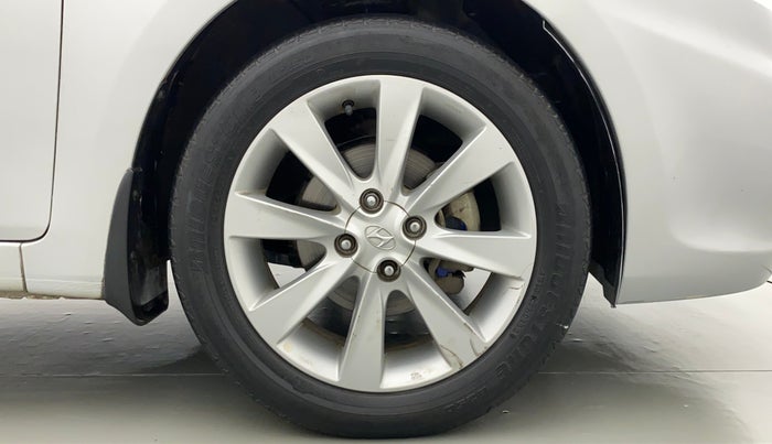 2013 Hyundai Verna FLUIDIC 1.6 VTVT SX OPT AT, Petrol, Automatic, 56,110 km, Right Front Wheel