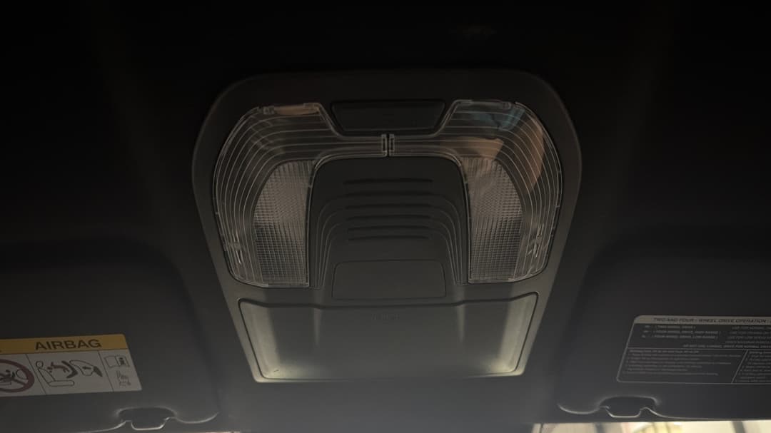 2023 Isuzu D-MAX X-terrain (4x4), Automatic, 57799 km, On-Roof Controls/Sunglass holder