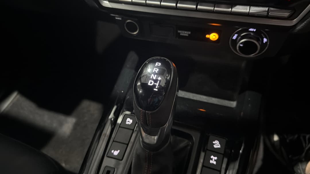 2023 Isuzu D-MAX X-terrain (4x4), Automatic, 57799 km, Gear Lever 