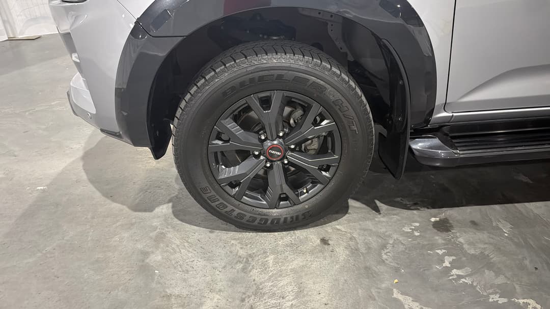 2023 Isuzu D-MAX X-terrain (4x4), Automatic, 57799 km, Left Front Wheel