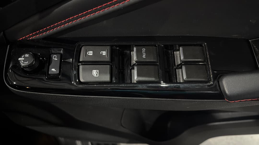 2023 Isuzu D-MAX X-terrain (4x4), Automatic, 57799 km, Drivers Side Door Panel Controls