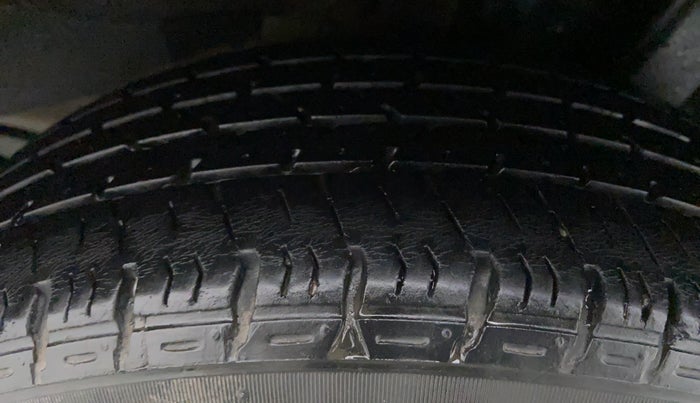 2014 Hyundai Grand i10 SPORTZ 1.2 KAPPA VTVT, Petrol, Manual, 63,653 km, Right Front Tyre Tread