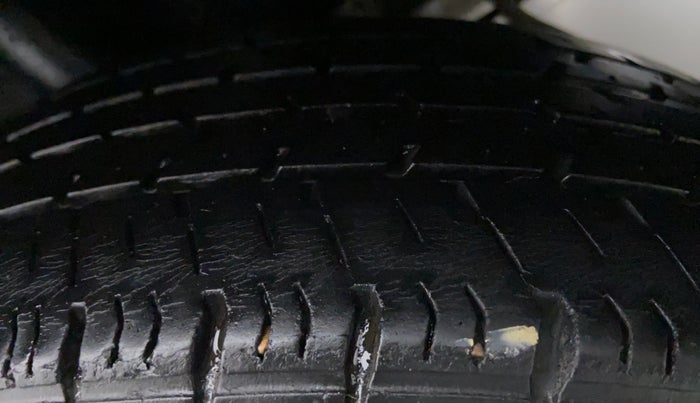 2014 Hyundai Grand i10 SPORTZ 1.2 KAPPA VTVT, Petrol, Manual, 63,653 km, Left Front Tyre Tread