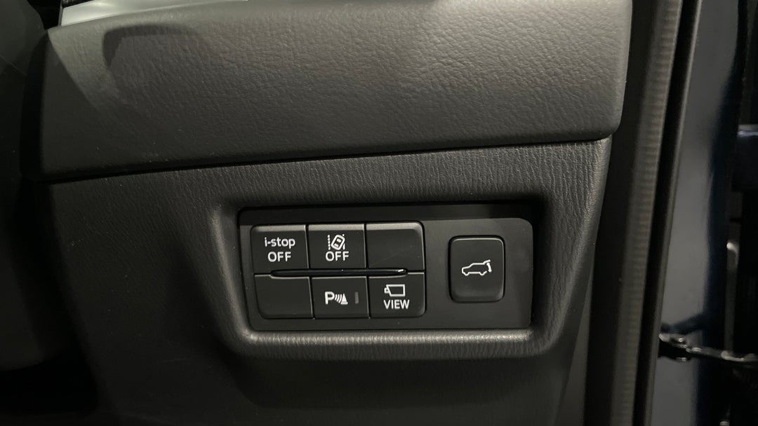 2025 Mazda CX-5 G25 Akera (AWD), Automatic, 7326 km, Utility Switches/Buttons