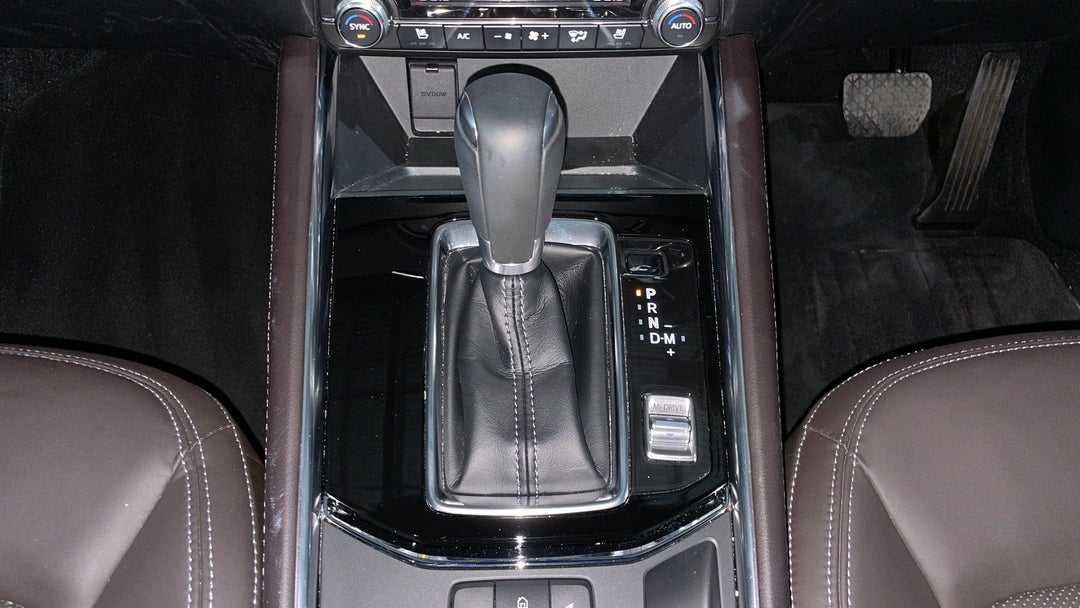 2025 Mazda CX-5 G25 Akera (AWD), Automatic, 7326 km, Gear Lever 