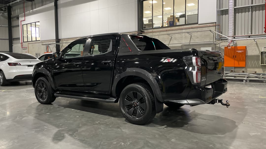 2022 Isuzu D-MAX X-terrain (4x4), Automatic, 31240 km, Left Back Diagonal (45- Degree) View