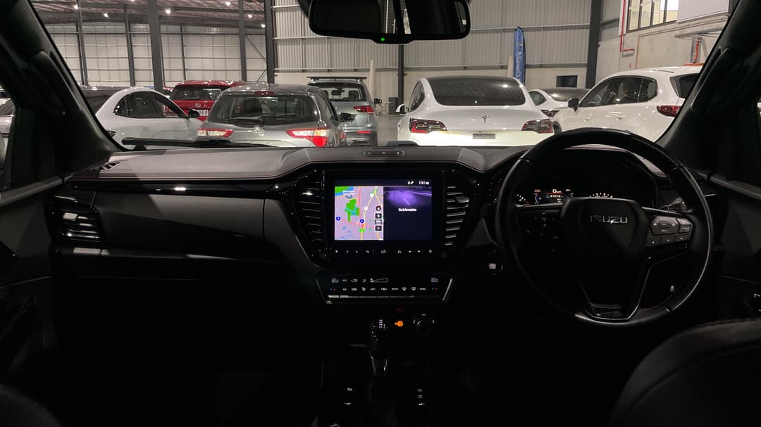 2022 Isuzu D-MAX X-terrain (4x4), Automatic, 31240 km, Dashboard View