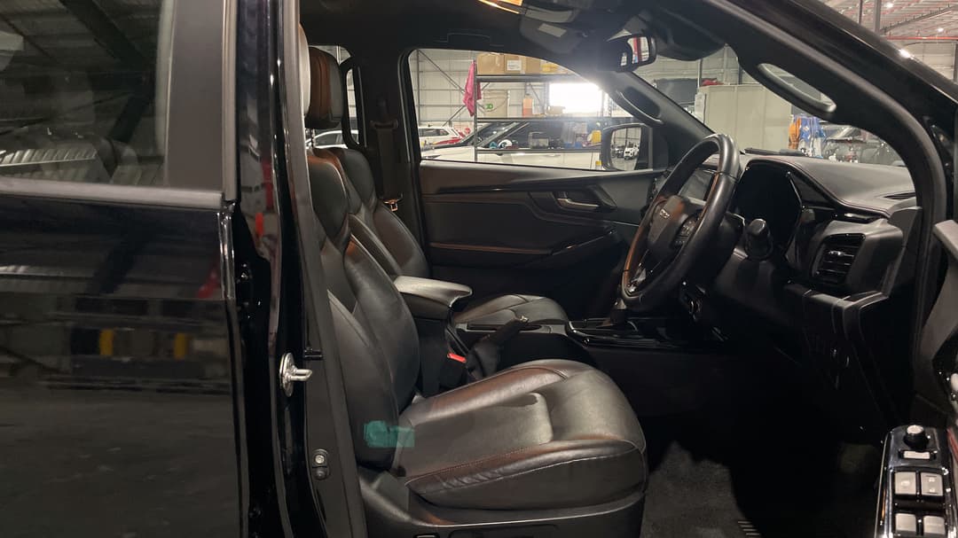 2022 Isuzu D-MAX X-terrain (4x4), Automatic, 31240 km, Right Side Front Door Cabin View